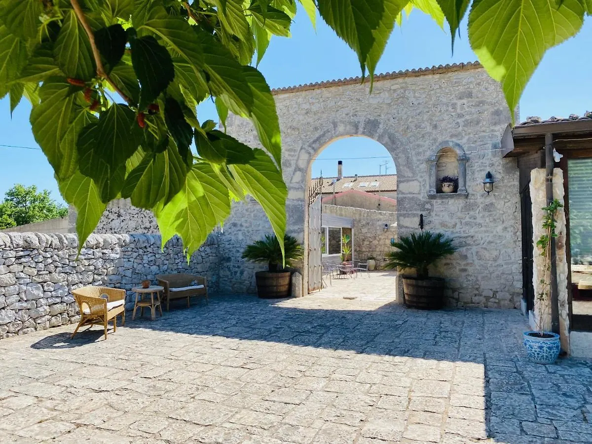 Mastro Vanni - Urban Masseria Ragusa Italien